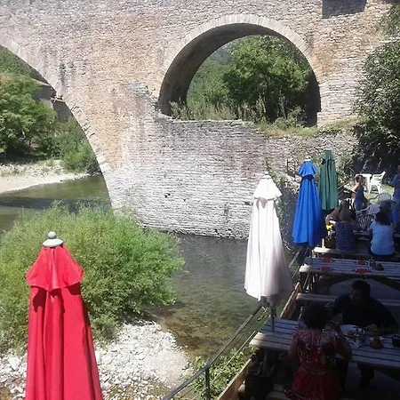 Du Noir Bed & Breakfast Olargues